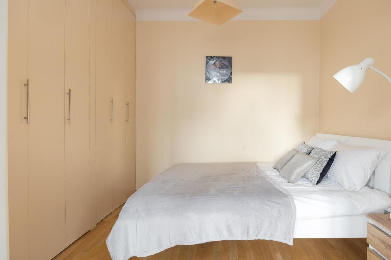Metro Raclawicka Red Apartment Варшава Экстерьер фото