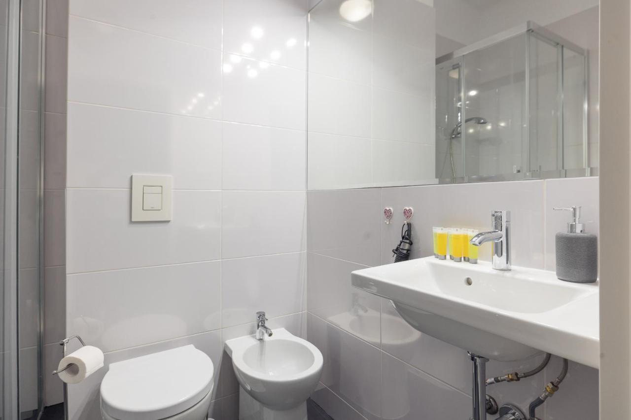 Metro Raclawicka Red Apartment Варшава Экстерьер фото